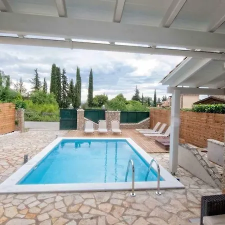 Ninos Corfu Pouládes